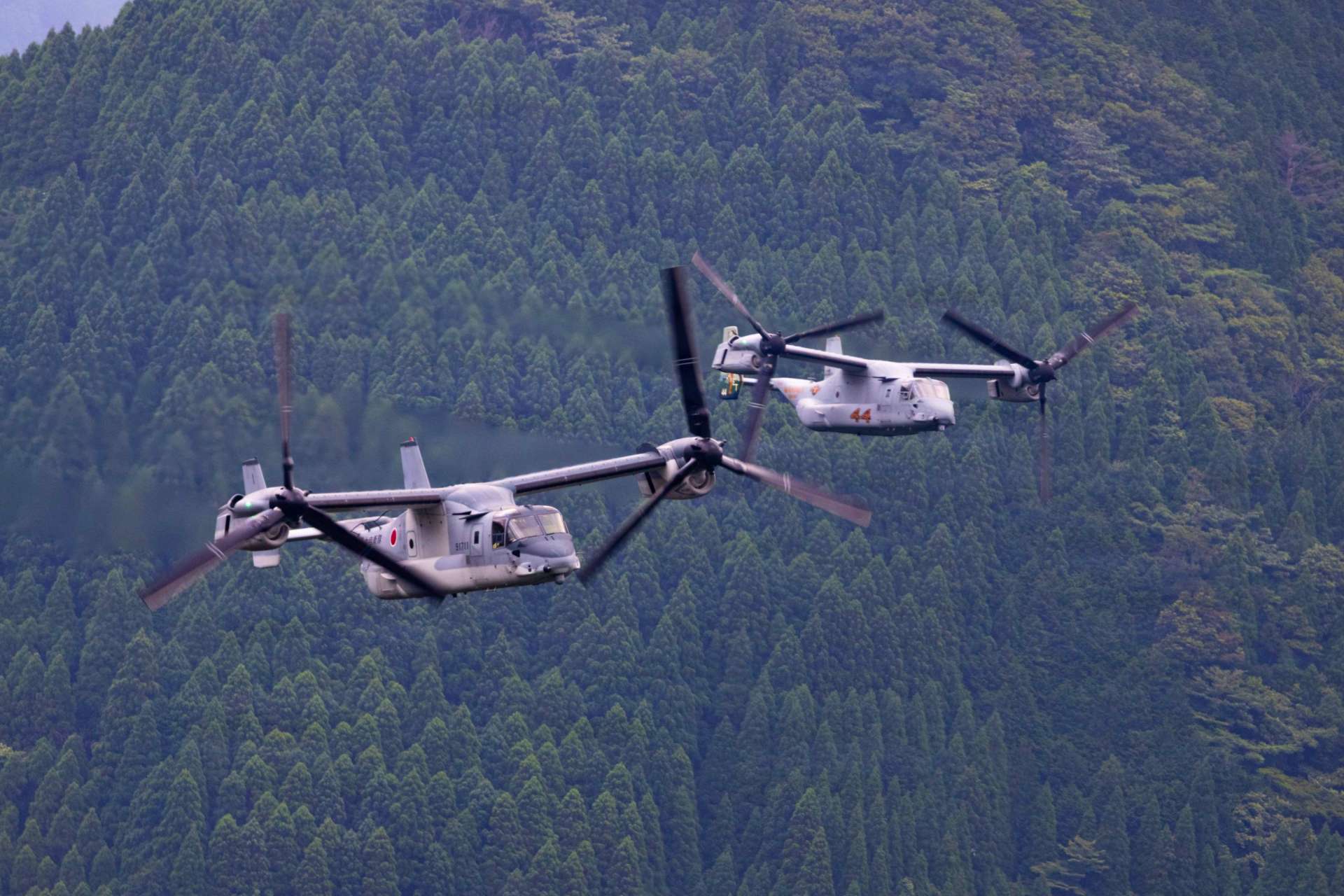 ◆2機◆ MV-22B OSPREY+TOMCAT オスプレイ+トムキャット U.S. Marine MV-22B and Japanese V-22 Ospreys Train to Control and